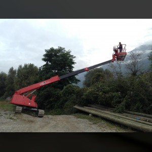 Nacelle automotrice sur chenilles 14m