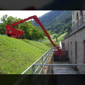 Articulating boom lift 22m