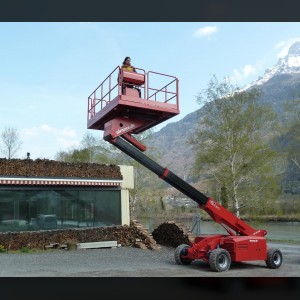 Telescopic boom lift 11m